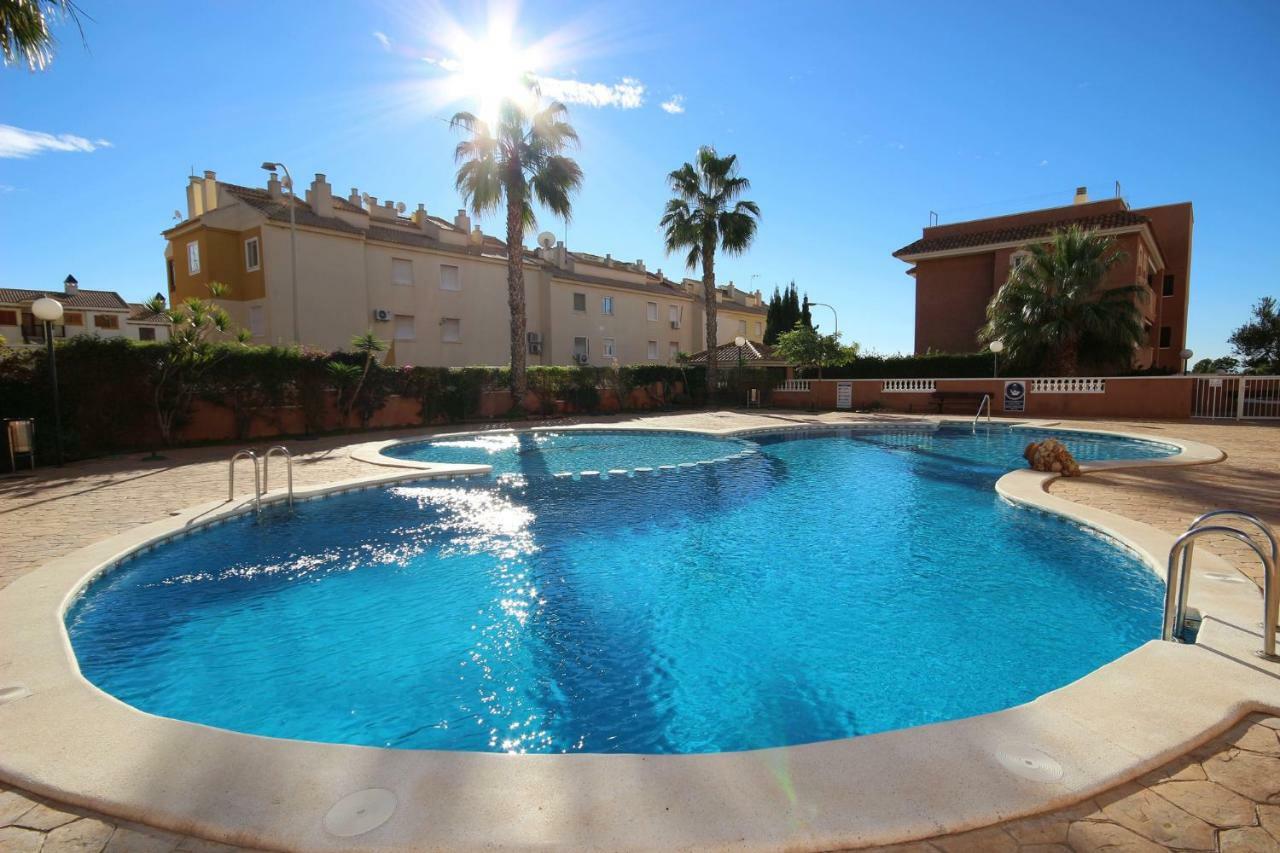 Apartment In La Mata Eneas 6 Торевиеха Екстериор снимка
