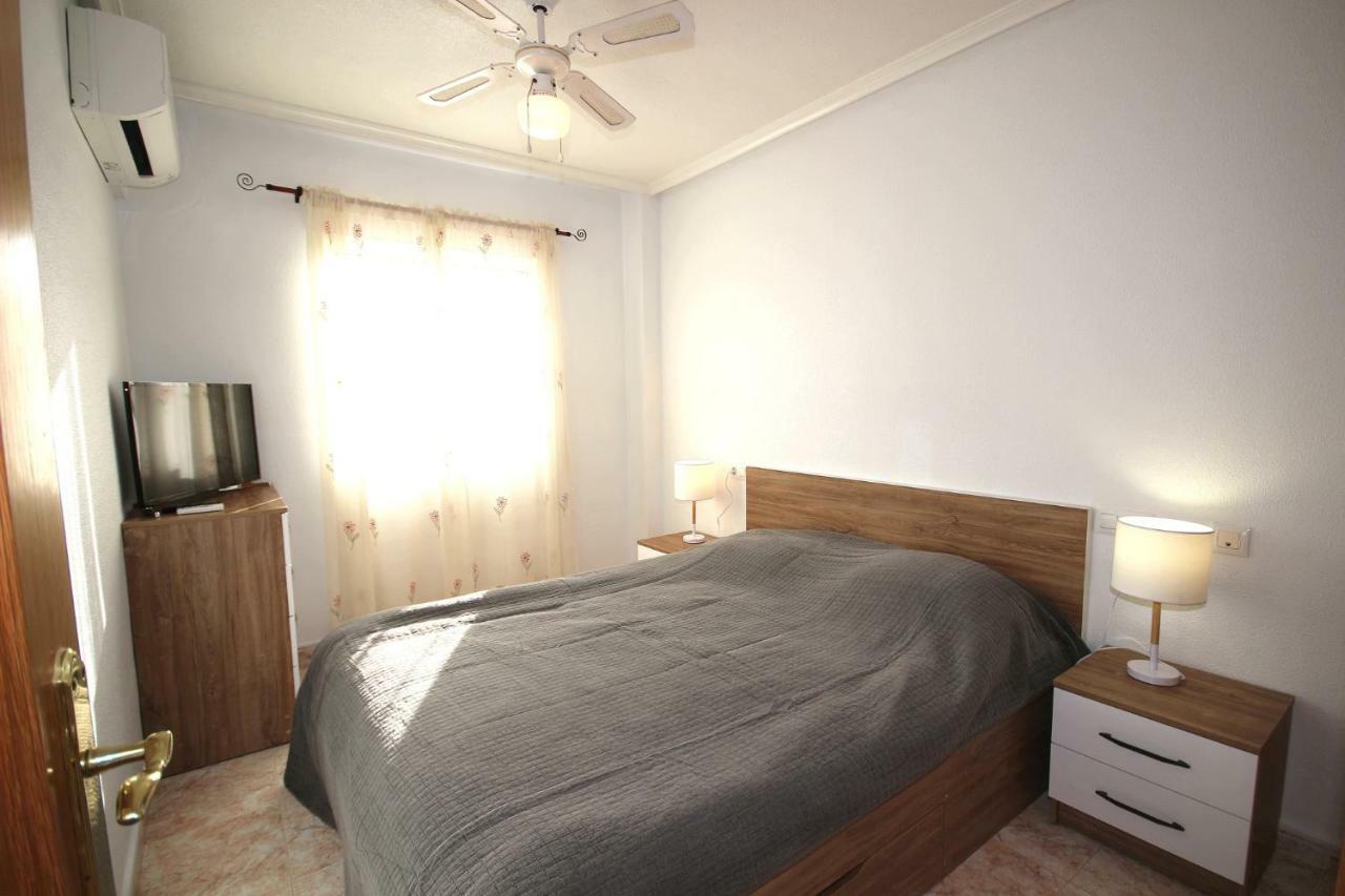 Apartment In La Mata Eneas 6 Торевиеха Екстериор снимка